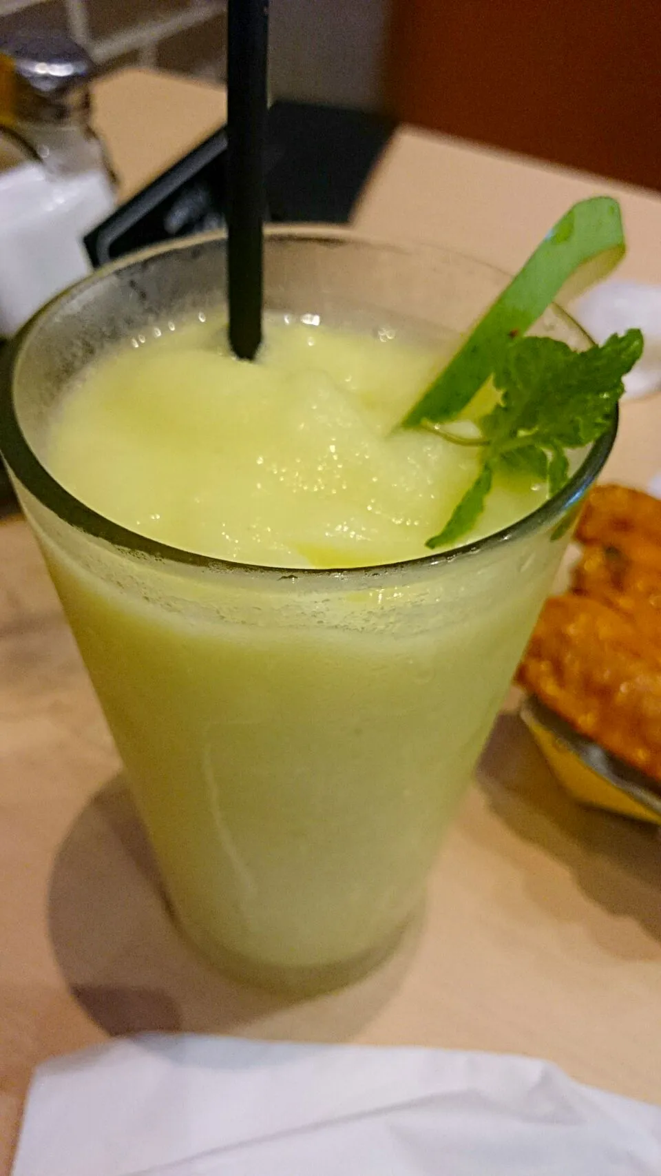 Green mango peppermint shake|bonnieさん