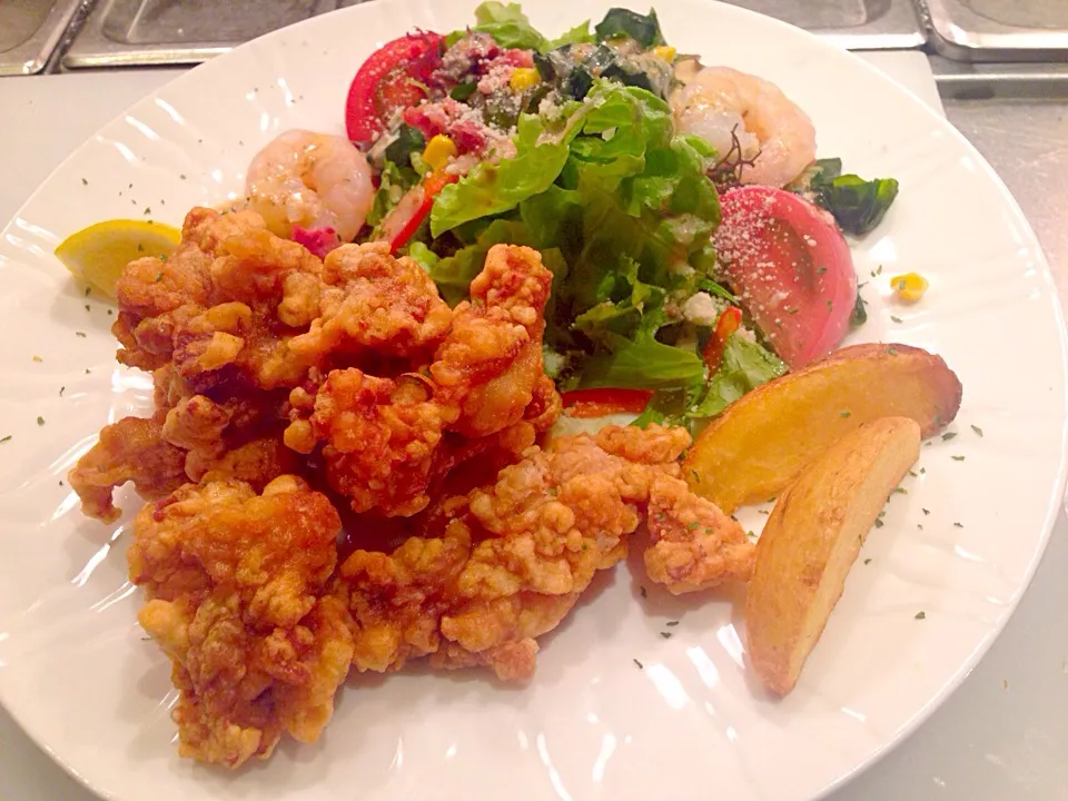 Snapdishの料理写真:Wendy's chinese style fried chicken🐇🌻|Atsuko Wendyさん