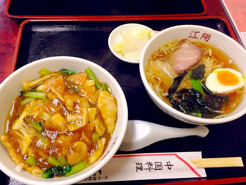 Snapdishの料理写真:中華丼とラーメン|瀧内めぐみさん