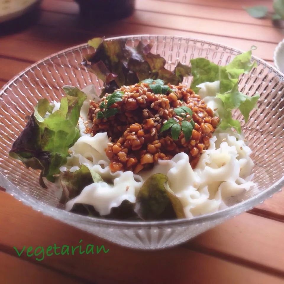 angieeさんの甜麺醤納豆でジャージャー麺風|まちまちこさん