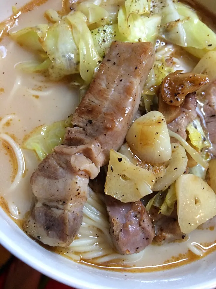 Garlic pork tonkotsu ramen|Nigelさん