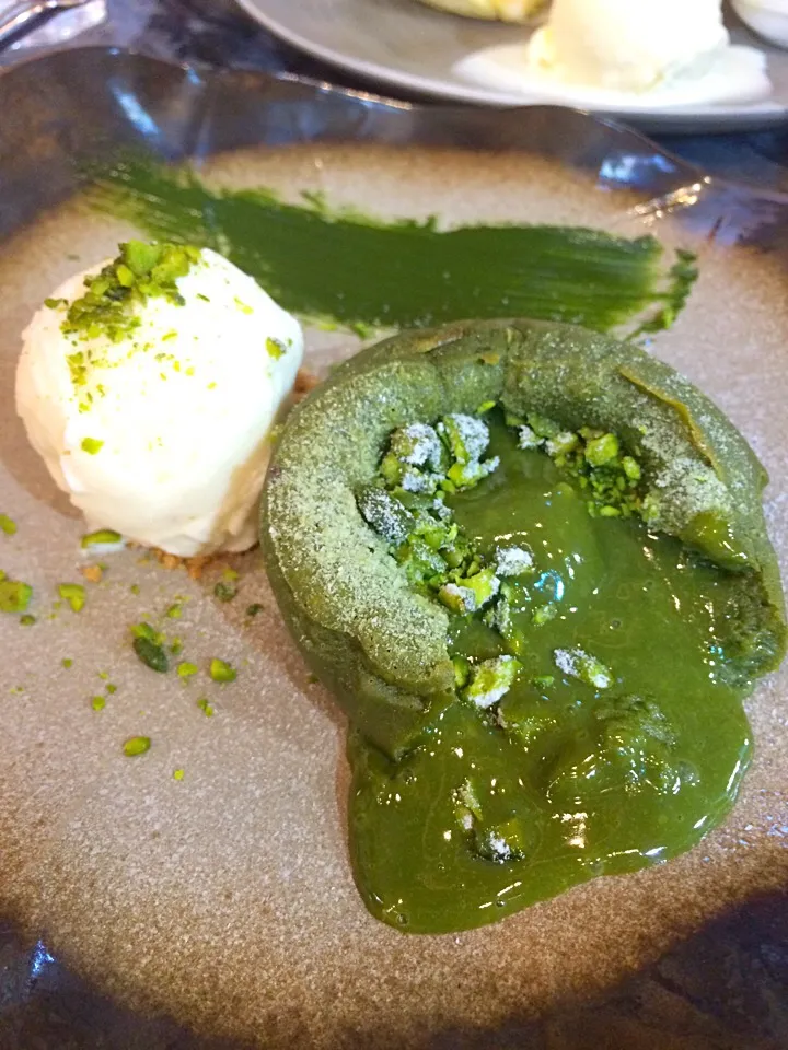 Green Tea Lava Cake w/ Bean Curd Icecream & Pistachio|willklhさん