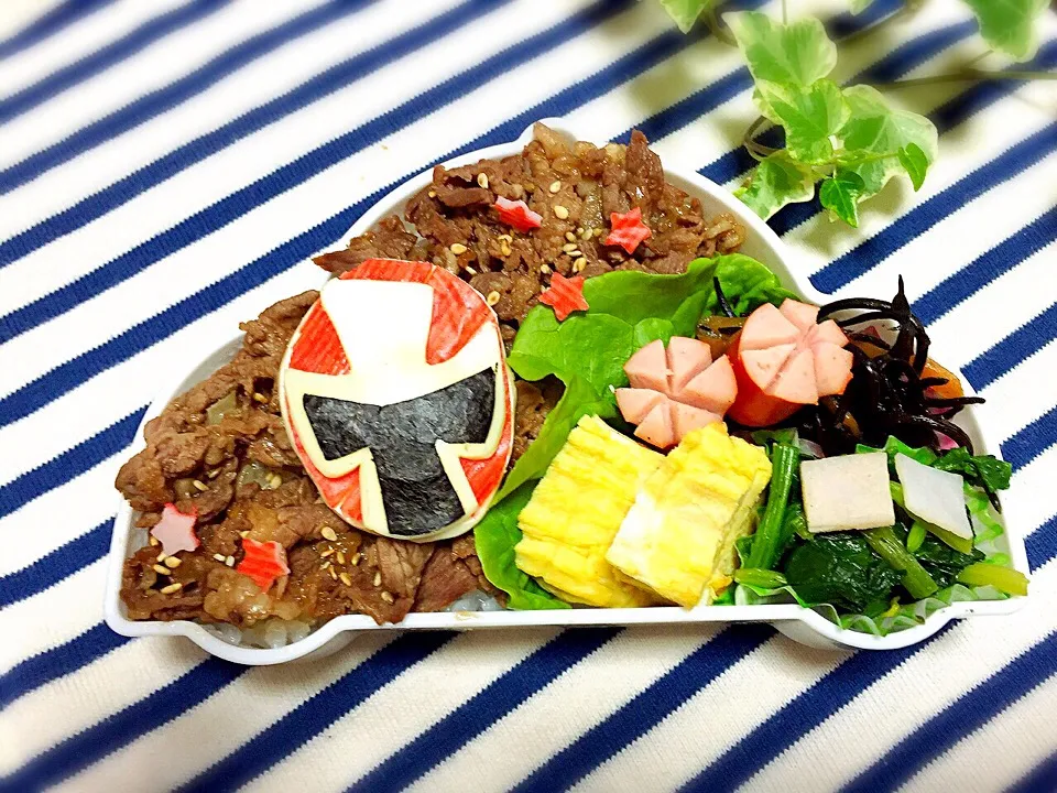 ニンニン⭐︎アカニンジャー焼肉弁当|あこさん