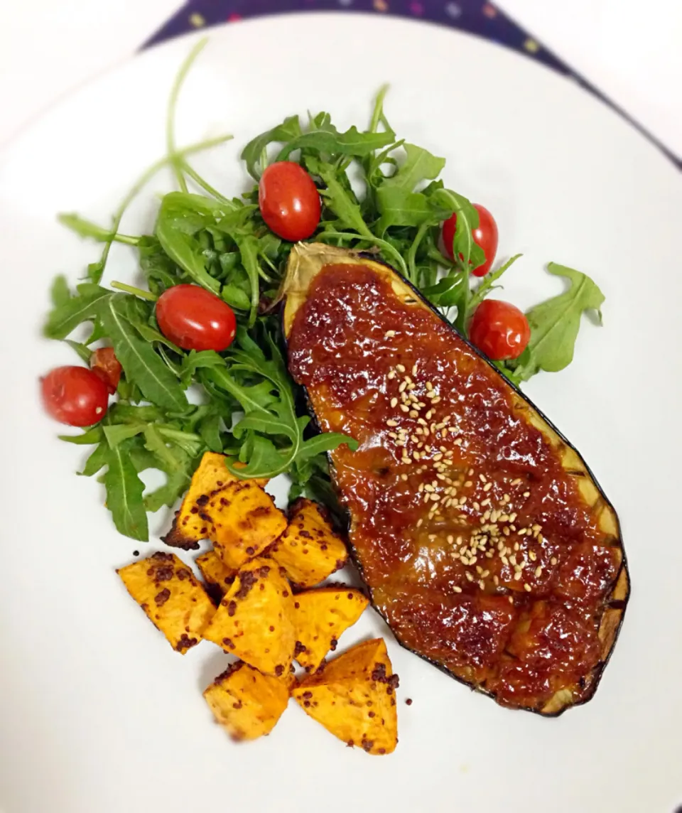 晩御飯ー なす田楽, マスタードサツマイモ, サラダ . Dinner of eggplant with miso, sweet potato roasted with mustard, rucola salad|coxiella24さん