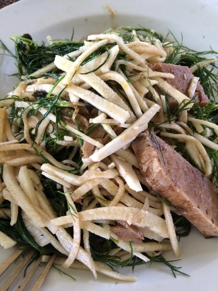 Raw heart of palm salad with dill and vege-fish.|Benj Antonioさん