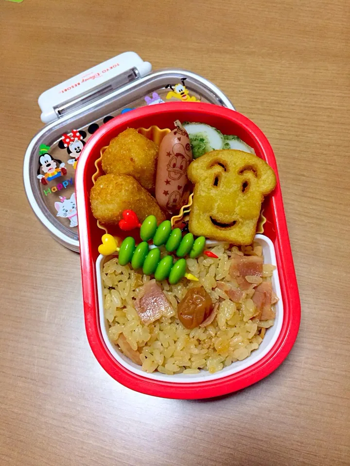 ピラフお弁当！梅干しのせw|そらおママさん