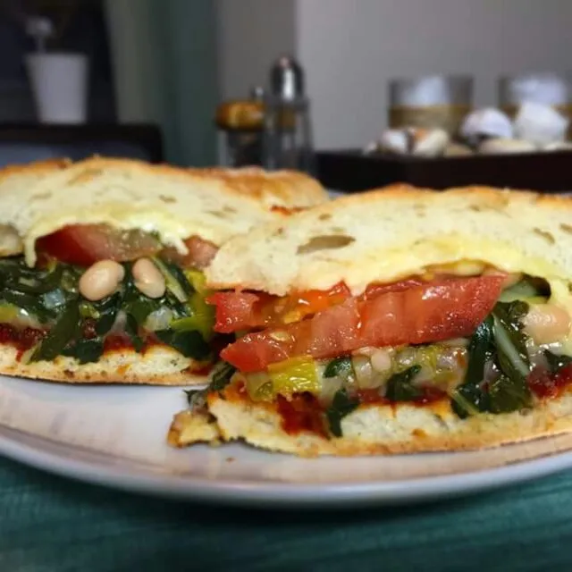 swiss chard and navy bean sandwich with sun dried tomato mayo|CHUENCHAIさん