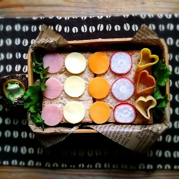 Snapdishの料理写真:旦那さんの朝ごパン弁当♪|kyujaさん