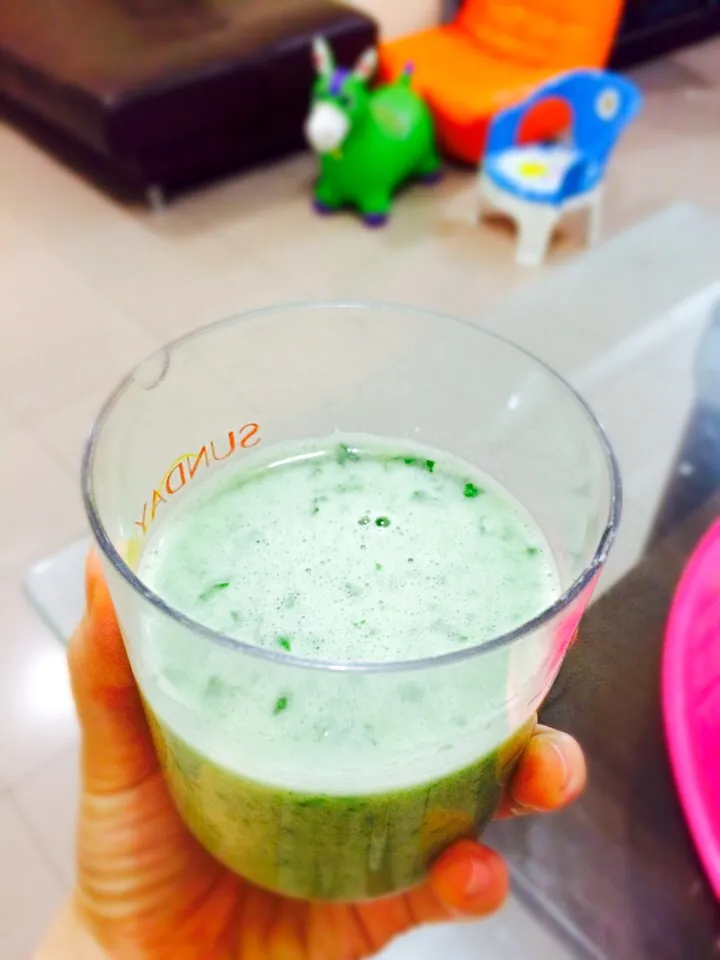 Spinach oatmeal smoothies|wu lan lieさん