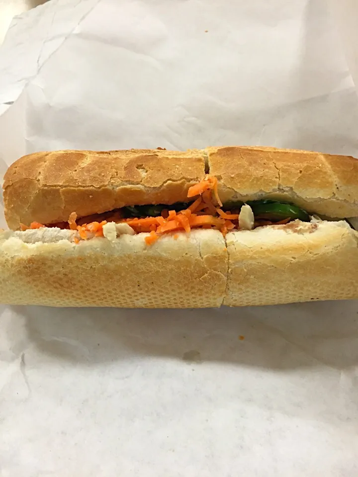 Snapdishの料理写真:Banh mi 4/20|Didi Duangさん