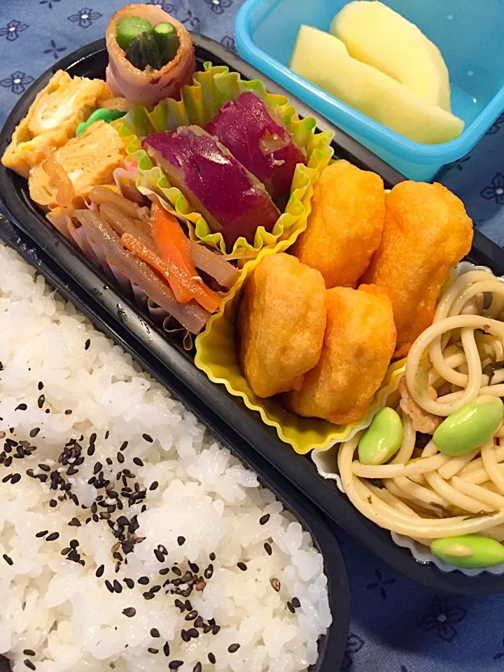 Snapdishの料理写真:チキンナゲット弁当！ 高菜スパゲッティ 牛蒡のきんぴら アスパラベーコン さつまいも甘煮  卵焼き 🍎|asamisaraさん