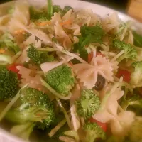 Snapdishの料理写真:Broccoli Pasta Salad|Annyce Lee-Davisさん