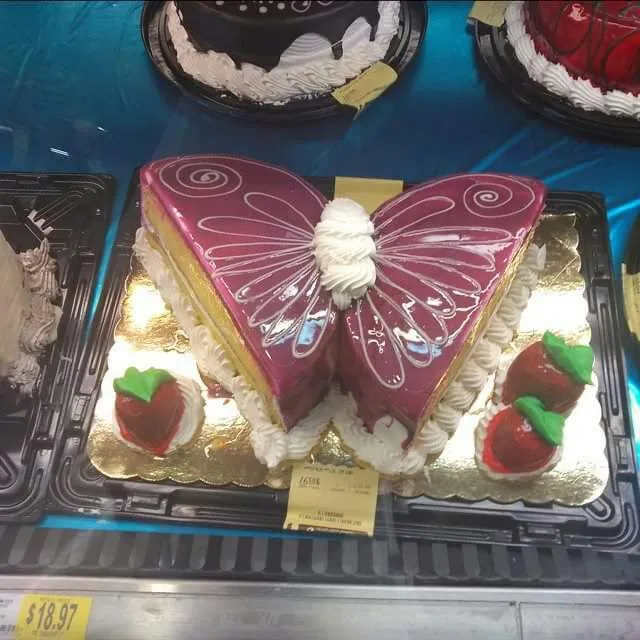 Snapdishの料理写真:grocery store butterfly cake|CHUENCHAIさん