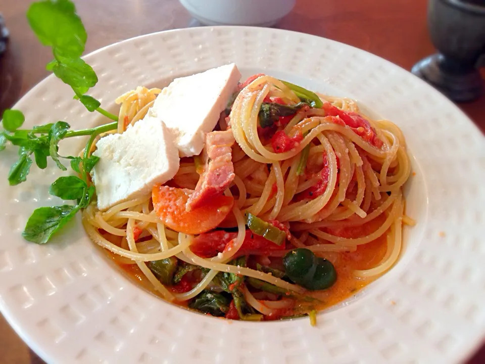 Tomato Cream Spaghetti w/ Bacon and Greek Cheese|chan mitsuさん