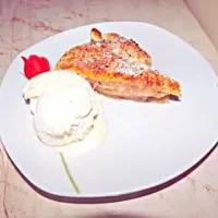 british apple pie with vanilla ice cream|Alexandra Irinaさん