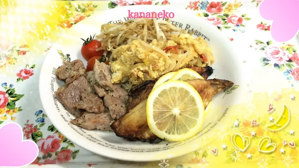 今夜の夕食！ もやしは、久々マジカルスパイスで味付けo(^▽^)o  (2015.04.21,19:03)|かなさん