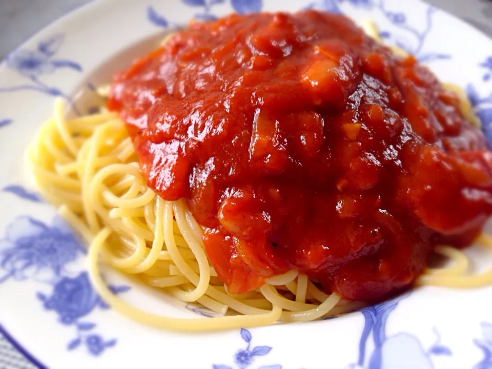 Snapdishの料理写真:トマトソースのパスタ。|なおなおさん