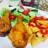 Fried Chicken, Chips & Salad|Eniya Hsiaoさん