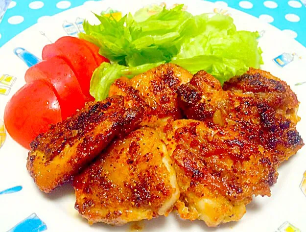 鳥肉のオリーブオイル炒めとサラダ - Fried chicken olive oil to fresh tomato & lettuce salad ❤️😋✨|Liezlさん