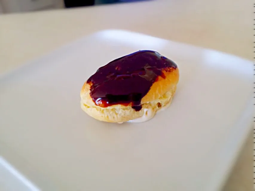 Snapdishの料理写真:Chocolate Eclair with Vanilla Cream Custard|alyson lemanisさん