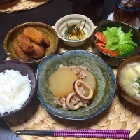 Snapdishの料理写真:大根の煮物♡肉巻き♡豚汁♡サラダ♡山芋ステーキ|miさん