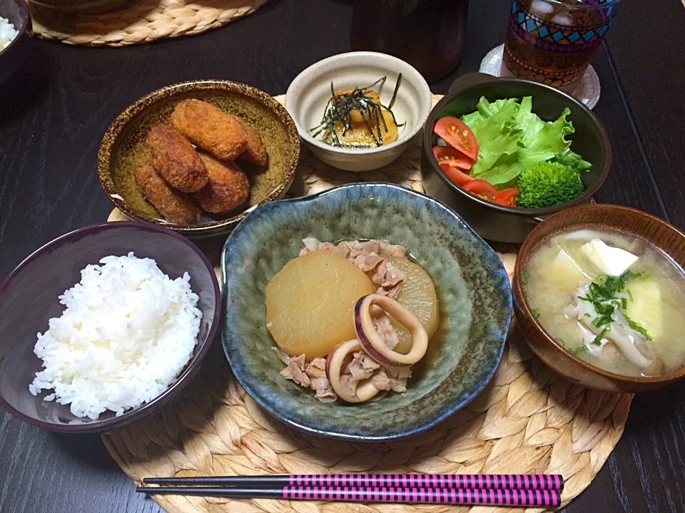 Snapdishの料理写真:大根の煮物♡肉巻き♡豚汁♡サラダ♡山芋ステーキ|miさん