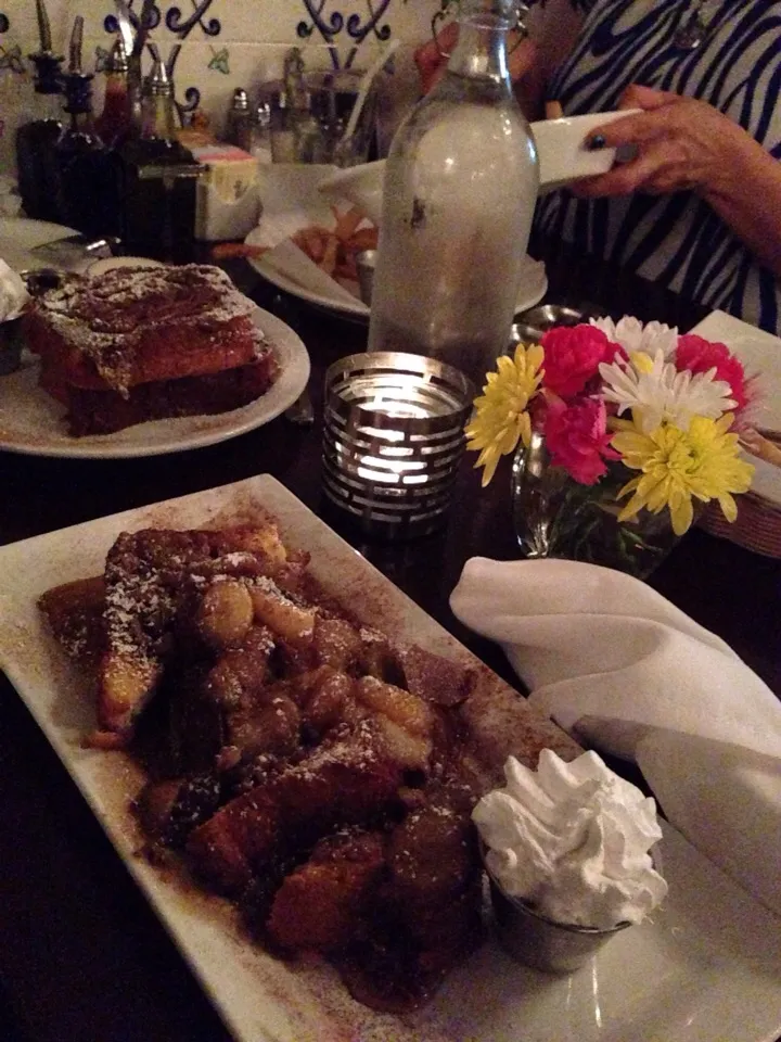 Bananas foster (French toast bananas)|Christine Artenさん