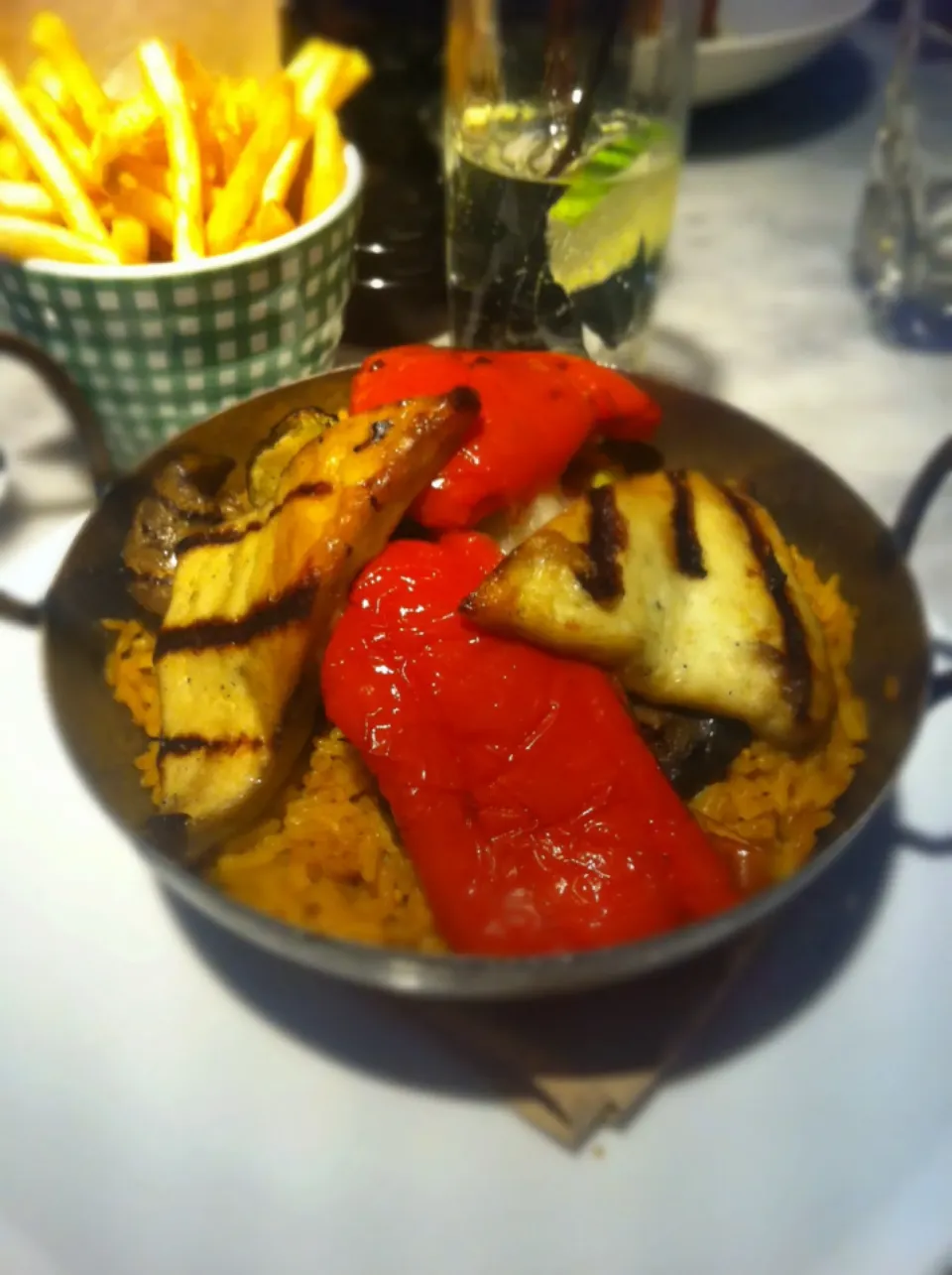 Vegetarian dinner - vegetarian paella with roasted vegetables and halloumi with fries and vodka, soda and lime|🍓Jolejo🍓さん