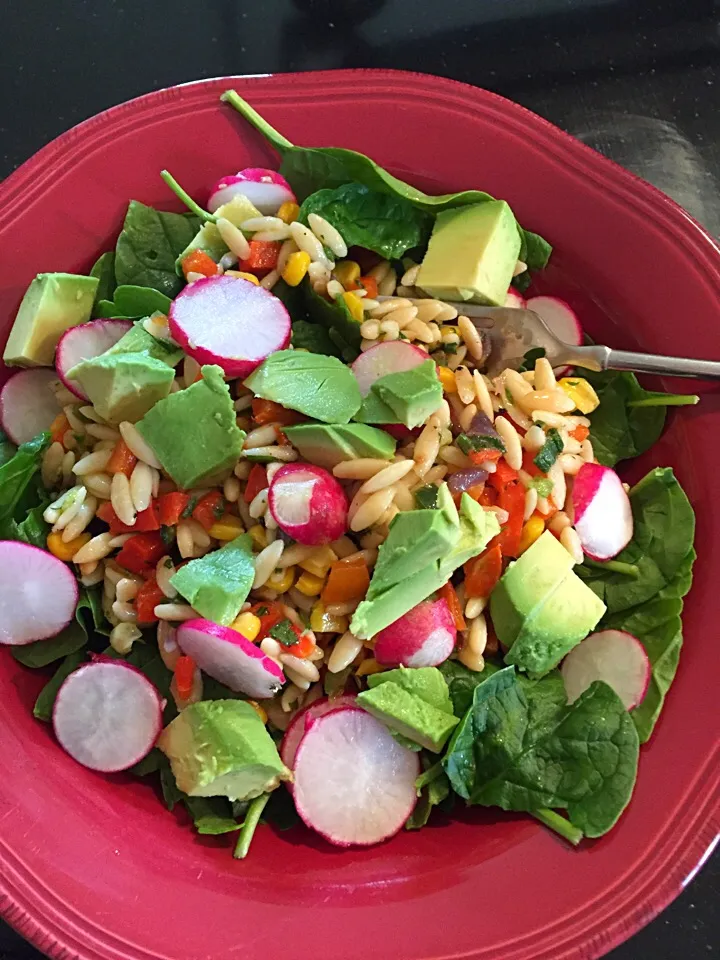 Spinach, Orzo, Roasted Pepper and Corn Salad|K Goodnessさん