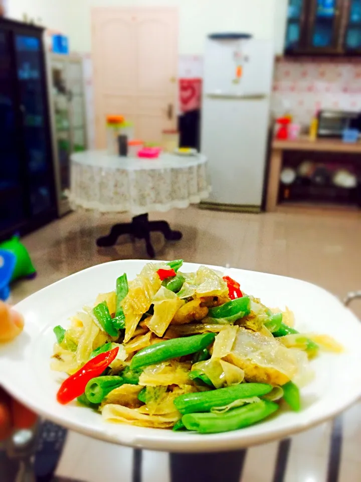 Stir fry green bean with skin tofu|wu lan lieさん