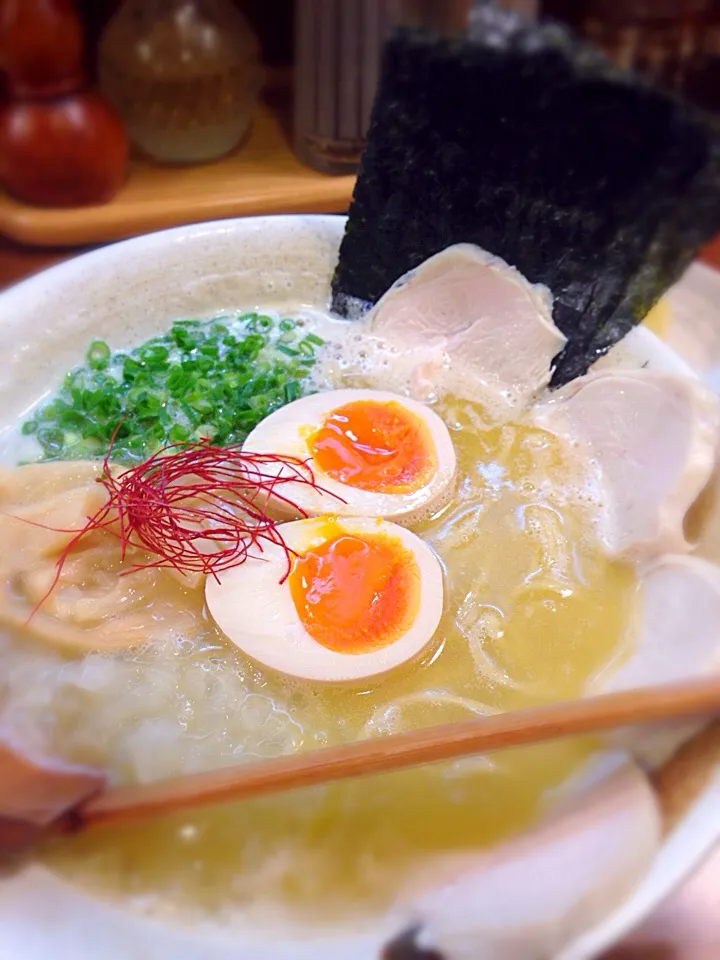 Snapdishの料理写真:特製濃厚鶏白湯ラーメン|はさん