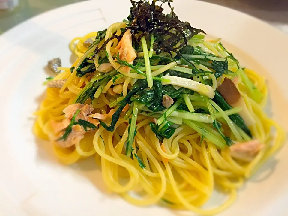 鮭、エリンギ、水菜のパスタ|Katsuya Kudoさん