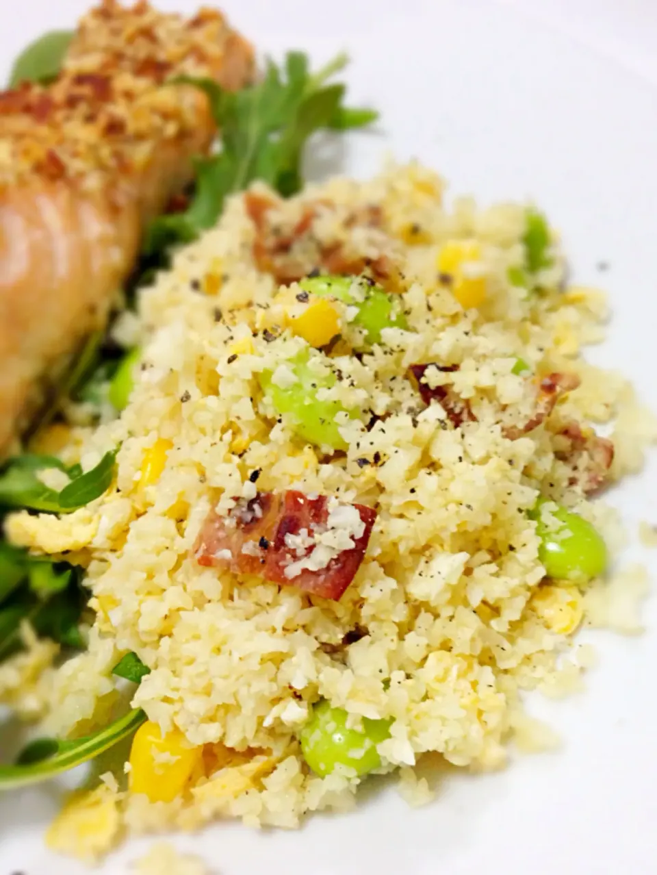 Fried Cauliflower 'rice' with bacon, edamame and corn|coxiella24さん