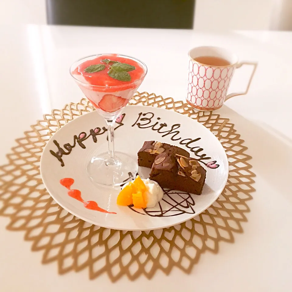 Snapdishの料理写真:誕生日おめでとうプレート|えりおさん