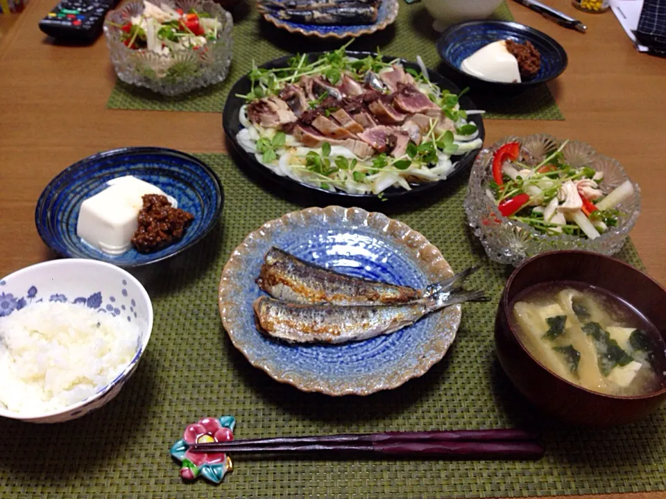 鰹のたたき☆いわし塩焼き☆肉味噌お豆腐☆サラダ☆お味噌汁☆|Milfeliceさん