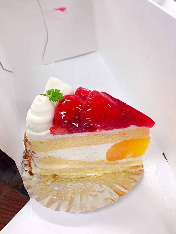 #会社のひとに頂いたケーキ|sayakaさん