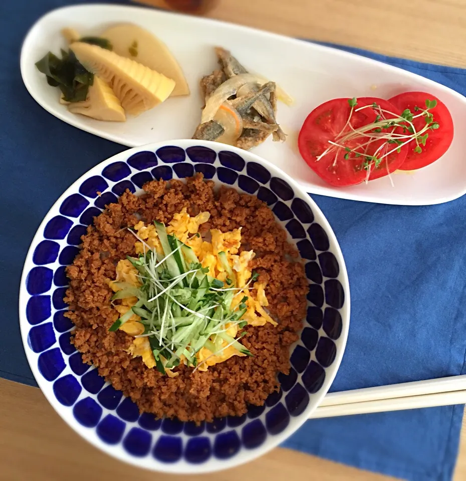 そぼろご飯ランチ|奥泉いづみさん