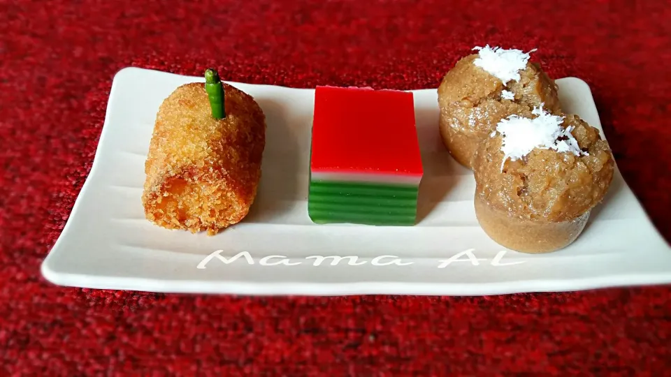 Jajanan Pasar : Risoles, Kue Lapis Sagu, Apem Gula Merah|Ecy Ma Alifさん