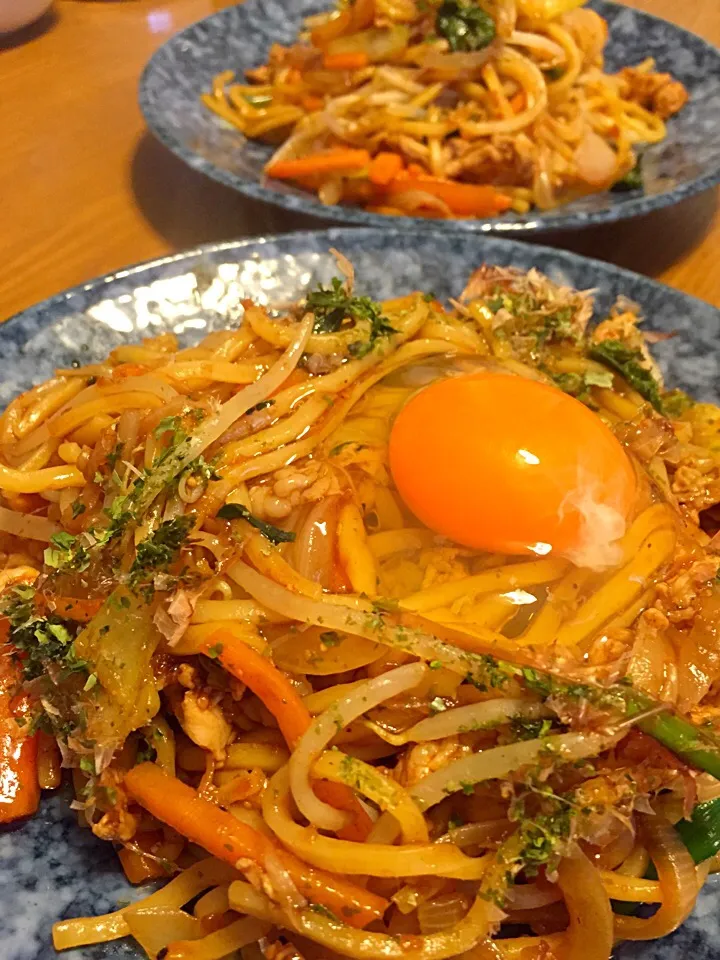 朝産みたて卵のっけ焼きそば〜(*≧ｍ≦*)|さくたえさん