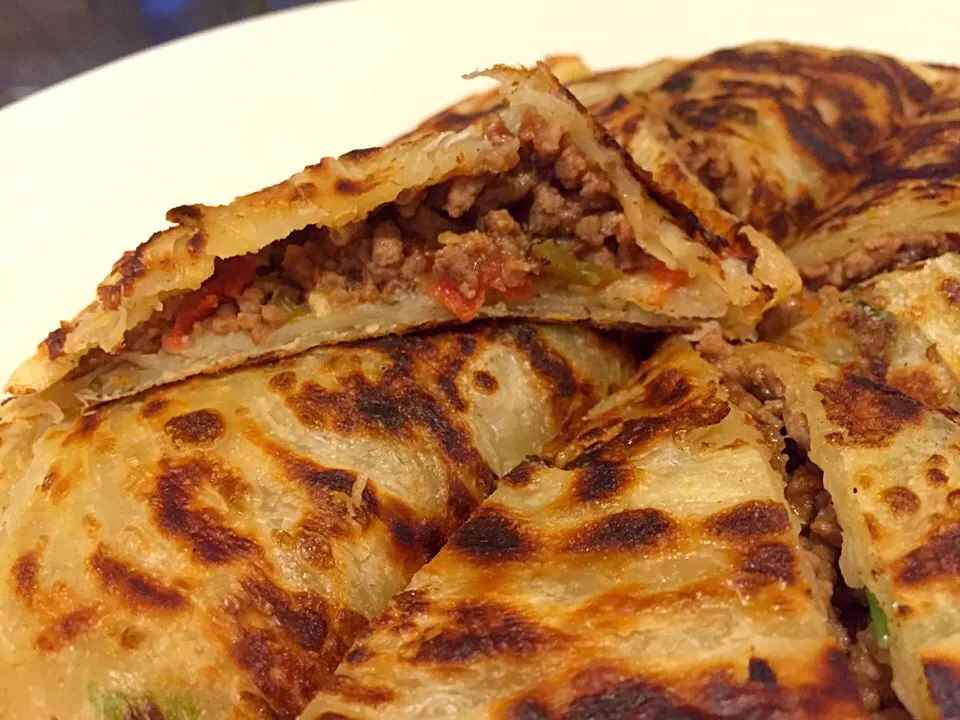 Scallion Pie with spicy beef & tomato|Angelaさん