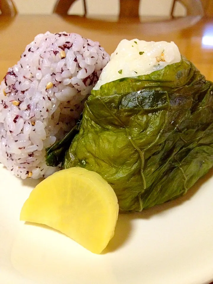 ゆかりと高菜の浅漬け🍙おむすび|まいりさん