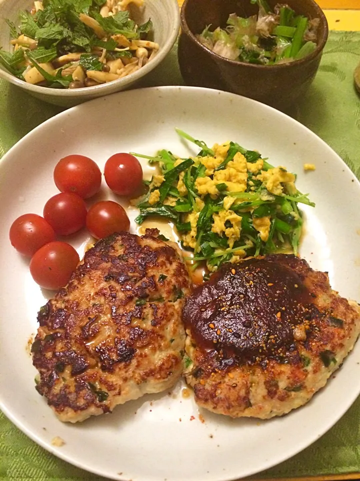 Snapdishの料理写真:つくね豆腐バーグ、椎茸軸とニラ入り|hiromangeさん