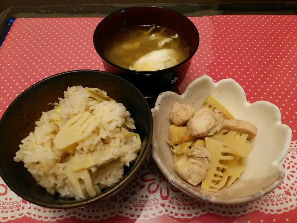 私も筍三昧♪
筍ごはん 鶏と煮物 玉落ち味噌碗|kamekameさん