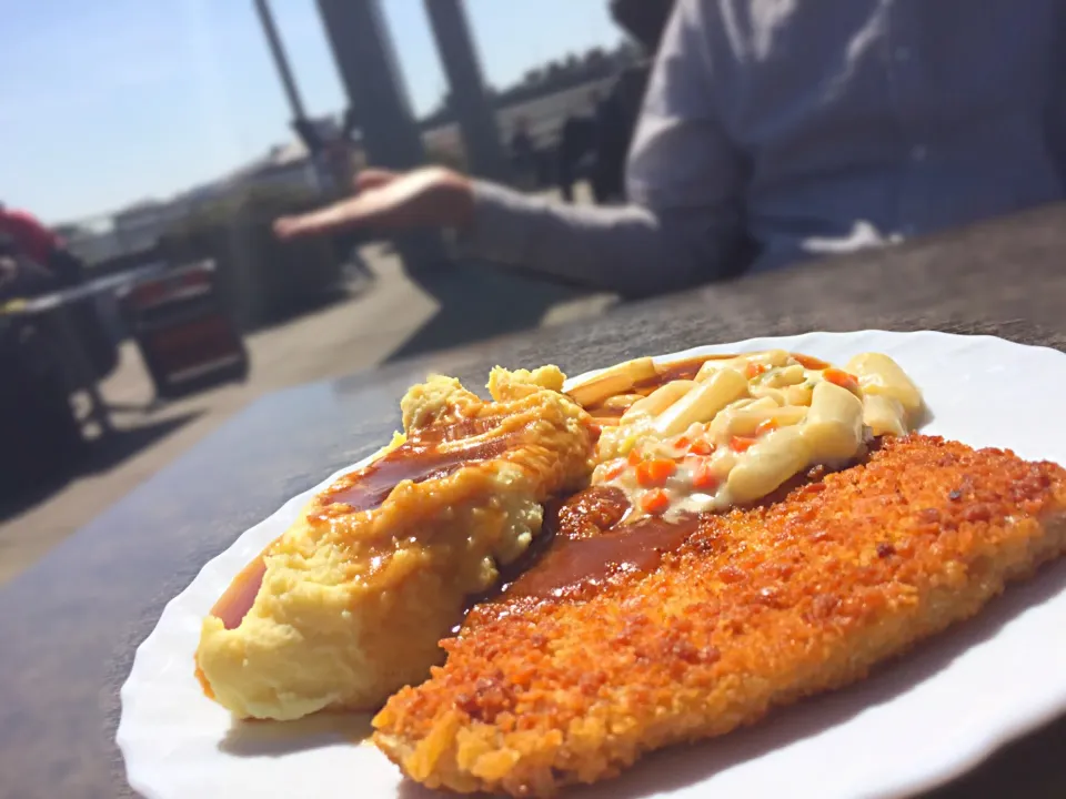 Schnitzel mit Kartoffelpuree und Spargel-Soße|平兵『Hippey』さん