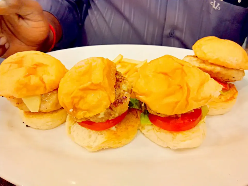 Mini Burger...|Jason Letchumananさん