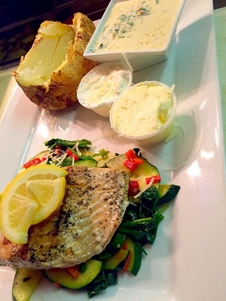 King salmon with baked potato and honey muster sauce|sue chef jeremyさん