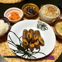 Snapdishの料理写真:牛肉野菜巻き♡豚汁♡ひじきの煮物♡さっぱり梅の大根サラダ|miさん