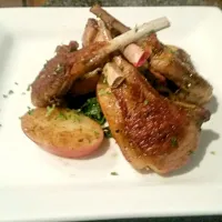 Rosemary lamb chops, roasted red spuds, sautéed spinach. Follow me!|Brandon L Ingramさん