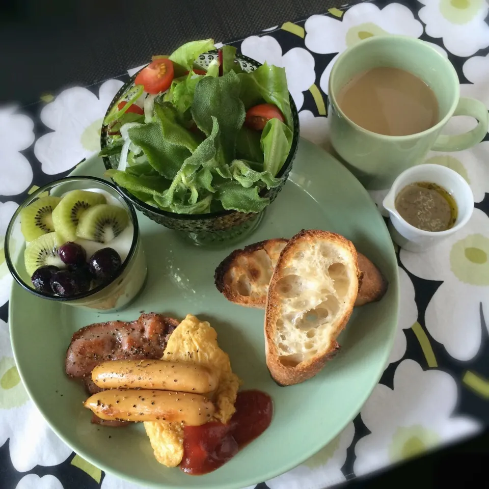 今日の朝ごはん|ぺんぎんさん