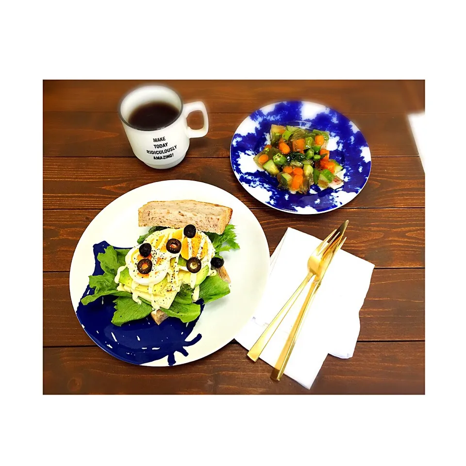 Snapdishの料理写真:しあわせサンドイッチ と 失敗野菜のテリーヌ 🌿🍃🌞|welcomeizumiさん